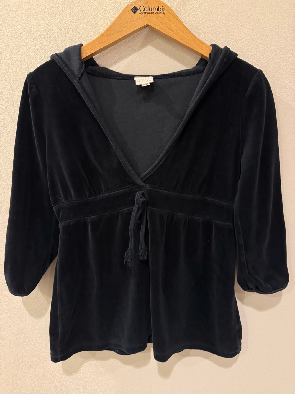 Energie Black Velour Vintage Y2K Hooded Tie-Front Top